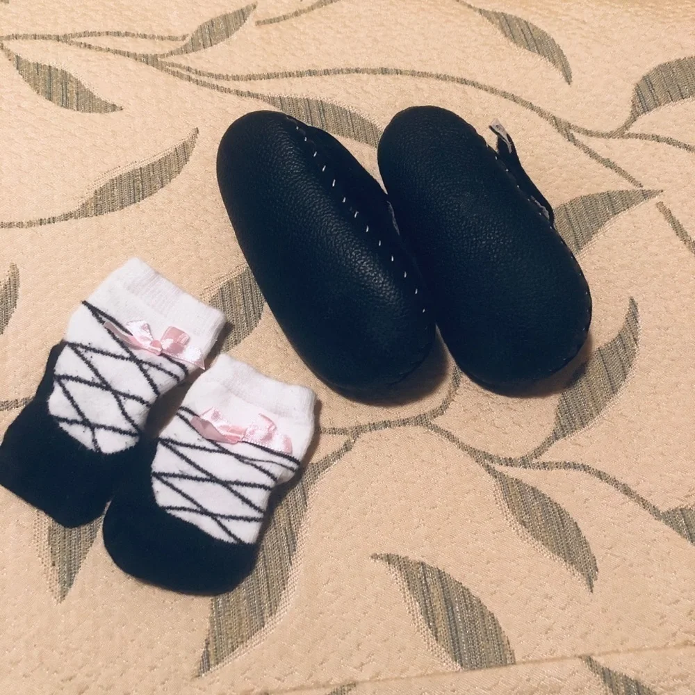 Pediped Baby Girl Shoes Black Velvet and socks